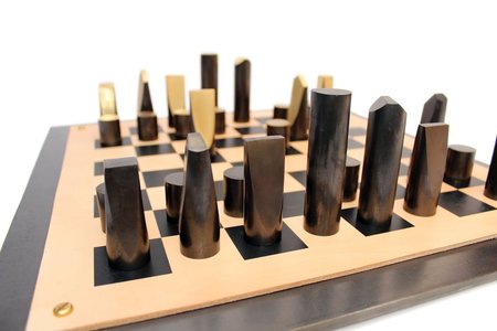 'Slice Chess Set' by Simon Hasan